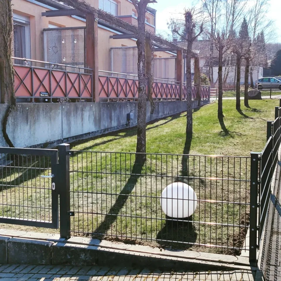 Sichtschutz und Einfriedung als Abgrenzung zum Privatgrundstück – Projekt in Ransbach-Baumbach