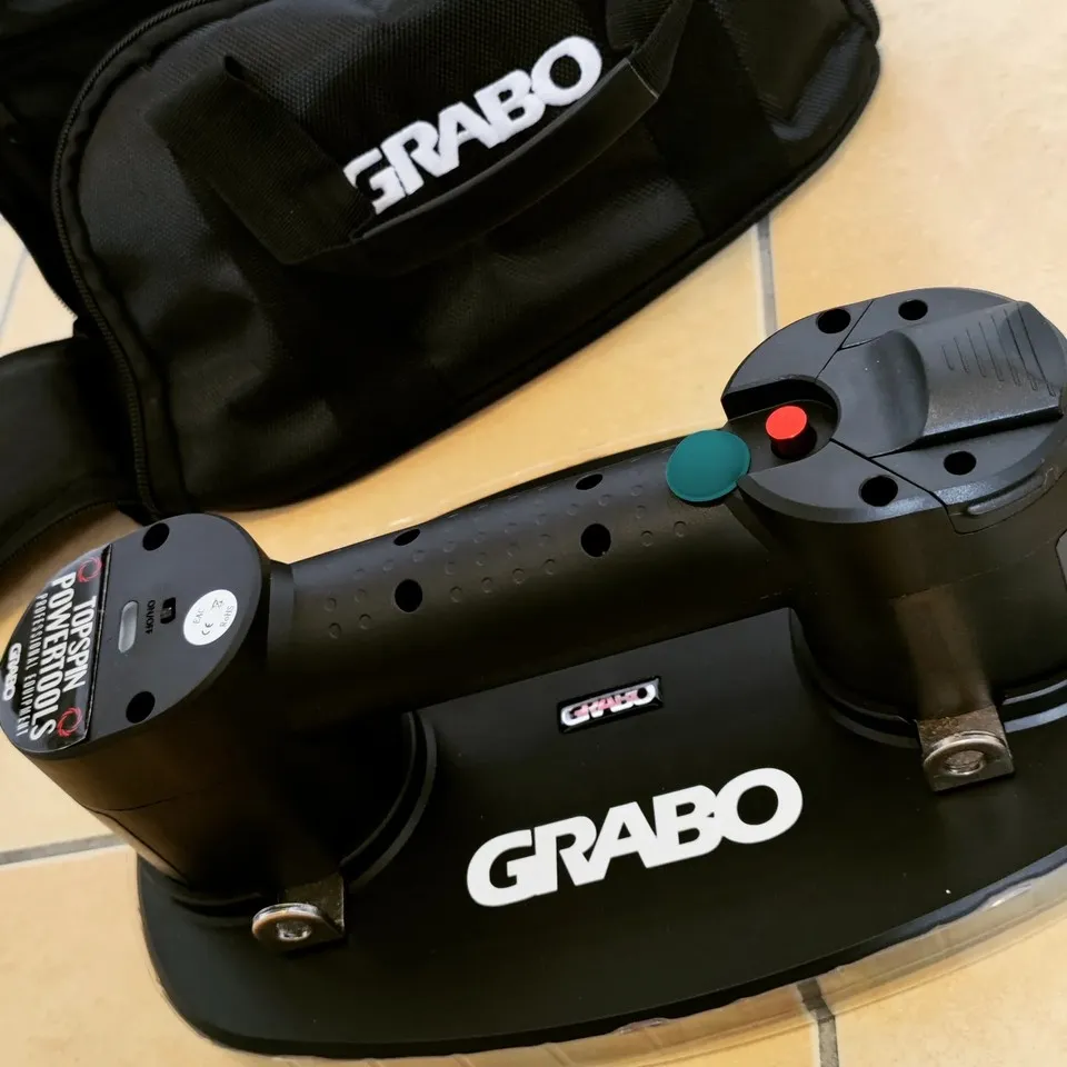 Neues Arbeitsgerät im Einsatz: Der Grabo Plus erleichtert das Verlegen schwerer Platten – Projekt in Ransbach-Baumbach